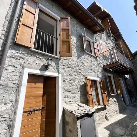 Naturstein-rustico Casa Marie Vercana